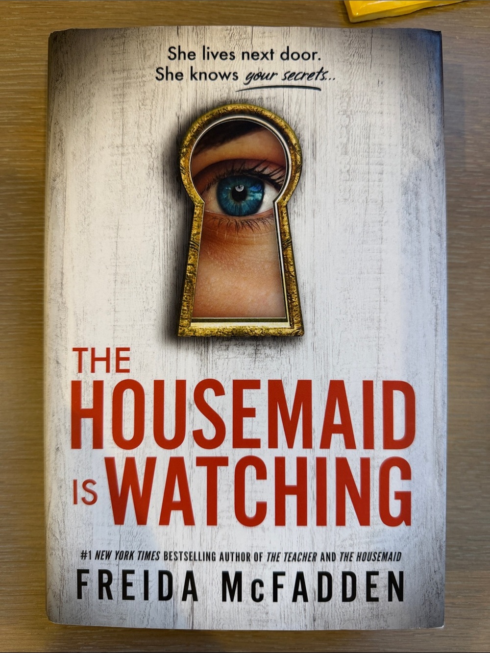 The Housemaid Is Watching - Red Cover by